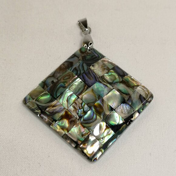 New Diagonal Abalone shell Pendant 18KGB Silver Claps NWOT - Picture 1 of 5